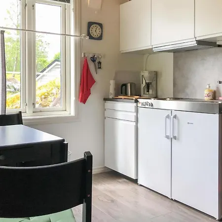 Ferienhaus 1 Bedroom Cozy In *